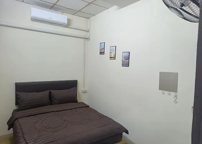 The House 2 Hostel