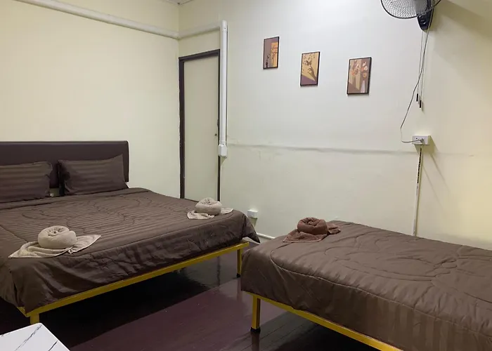 Hostel The House 2 *