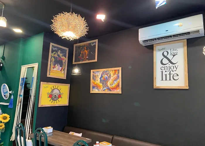 The House 2 Hostel Bangkok