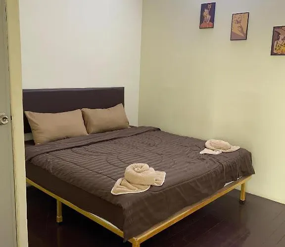 The House 2 Hostel Bangkok