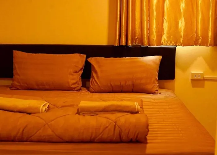 The House 2 Hostel *